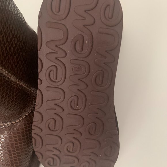 Emu Australia Sheep Skin Boots in Chestnut/Brown - Picture 6 of 7